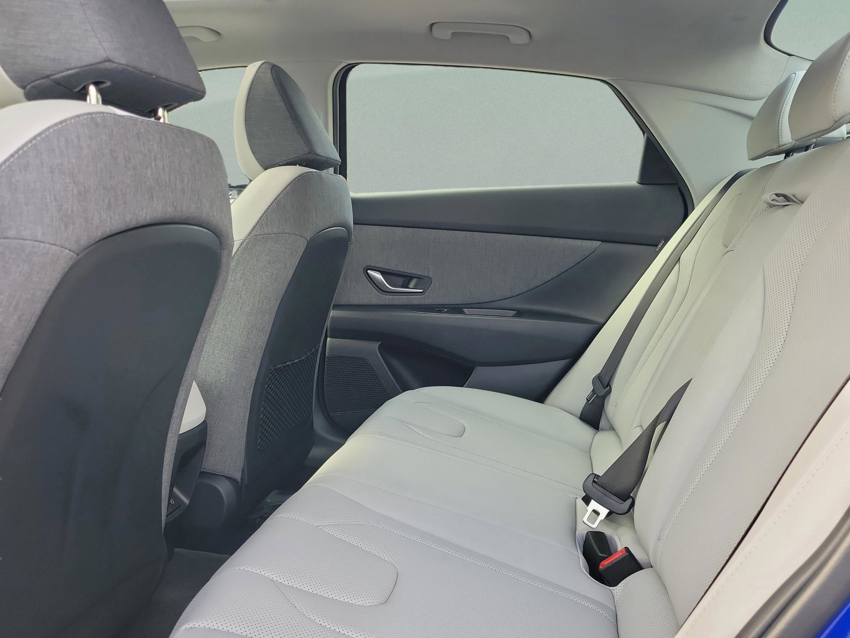 New 2026 Hyundai Elantra Limited image 30