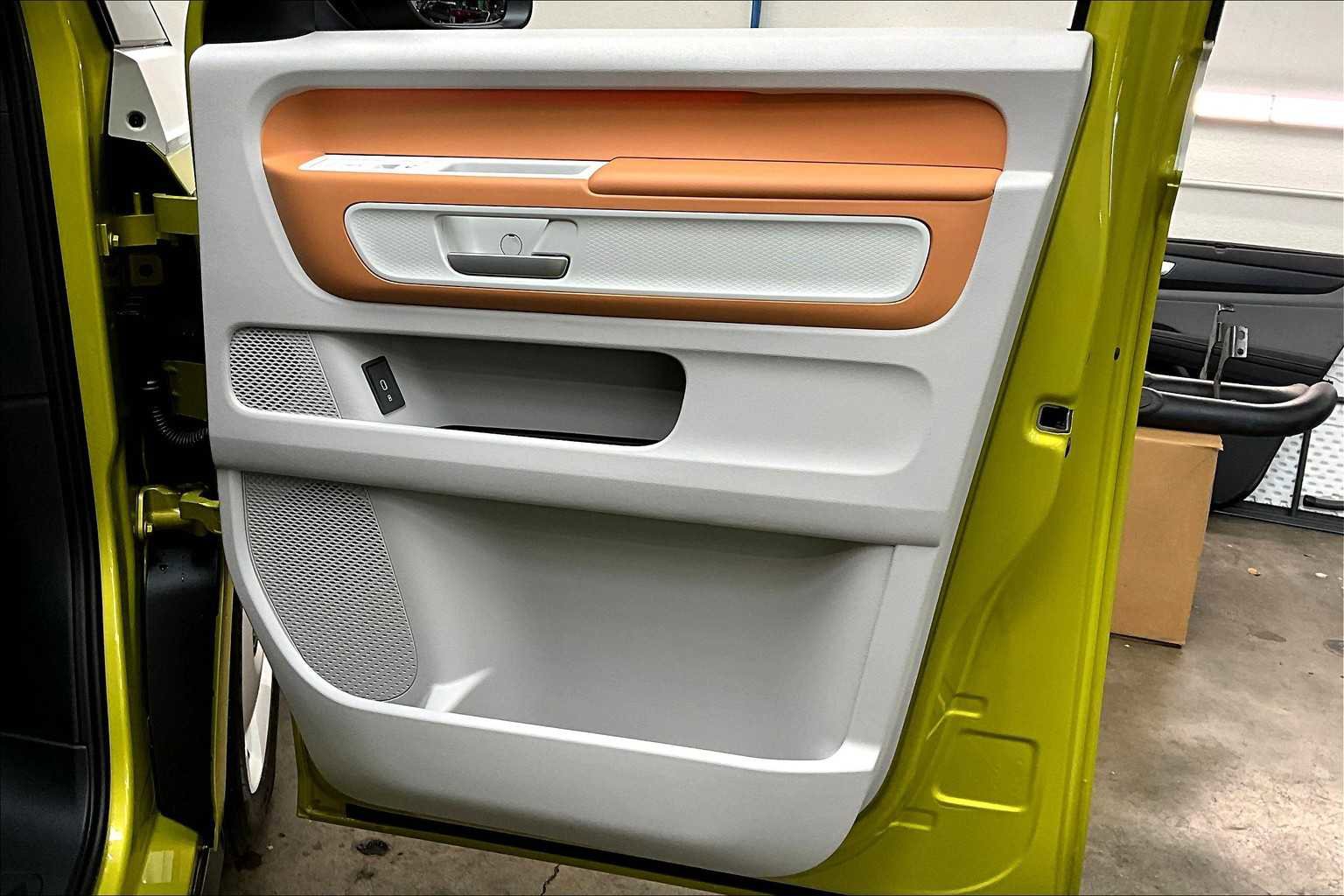 New 2025 Volkswagen ID. Buzz 1st Edition image 29