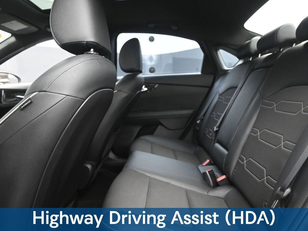 Used 2022 Kia Forte GT-Line w/ GT-Line Premium Package image 11