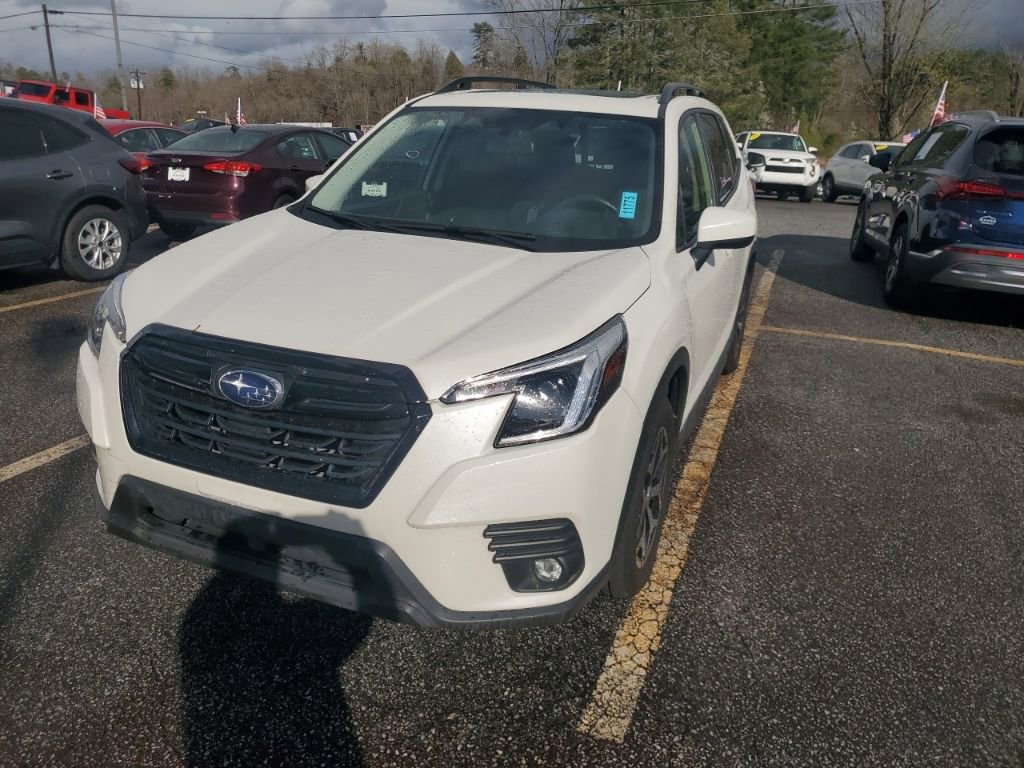 Used 2024 Subaru Forester Premium image 2