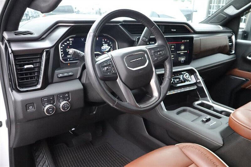 Used 2024 GMC Sierra 3500 Denali Ultimate image 18