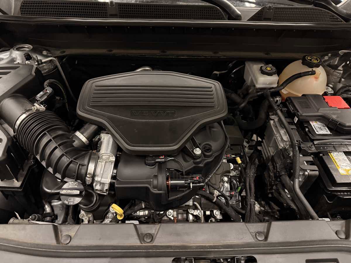 Used 2023 GMC Acadia Denali w/ Denali Technology Package FWD image 22