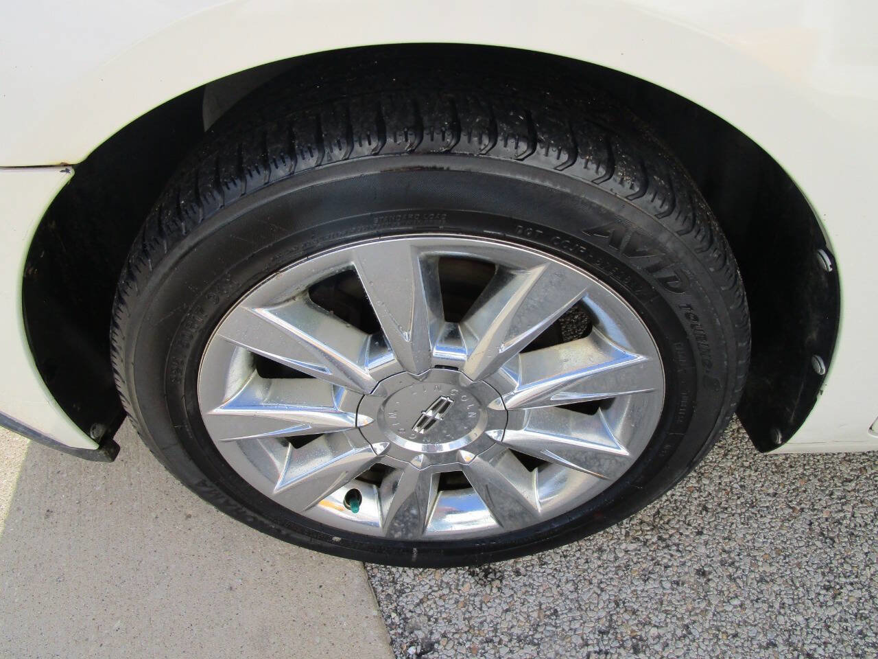Used 2012 Lincoln MKZ image 14