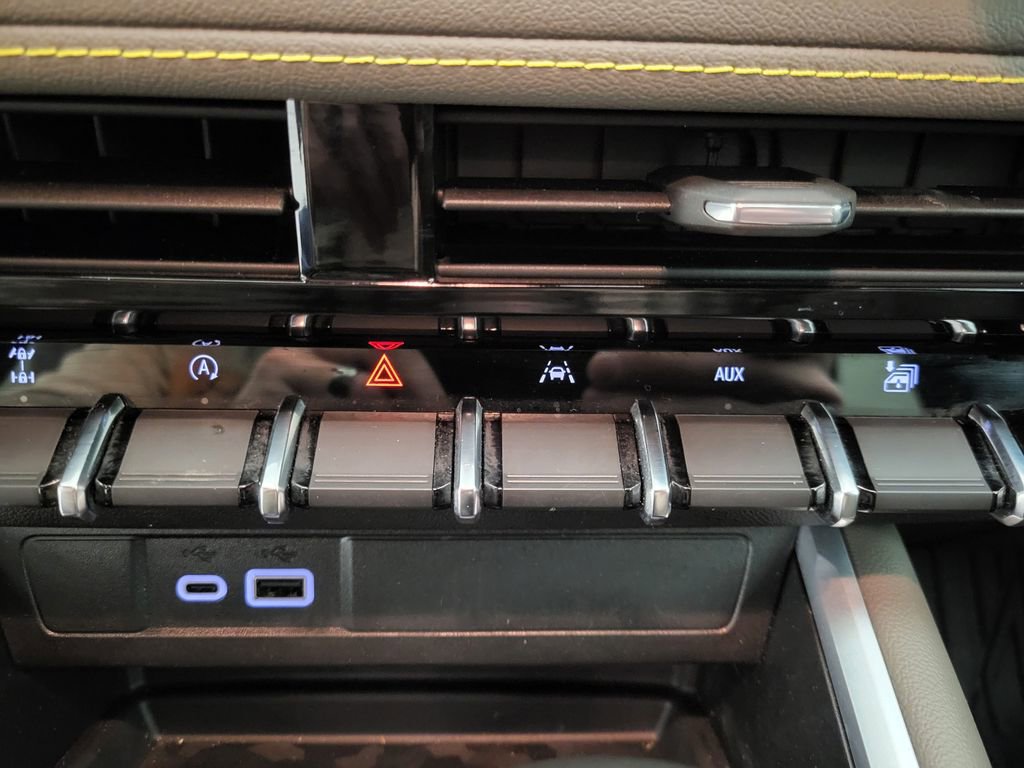 Certified 2025 Chevrolet Colorado ZR2 w/ Technology Package image 10