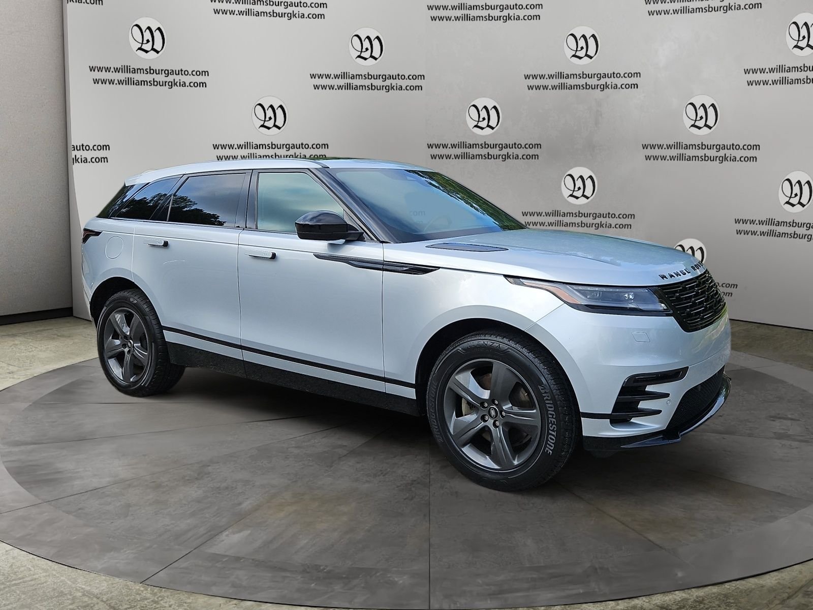 Used 2025 Land Rover Range Rover Velar Dynamic SE AWD/4WD image 7