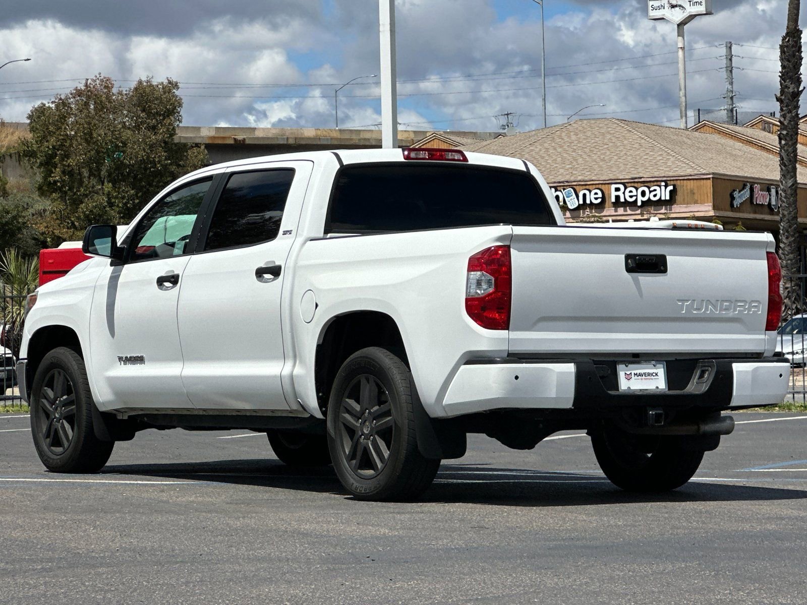 Used 2018 Toyota Tundra SR5 w/ SR5 Upgrade Package RWD image 3