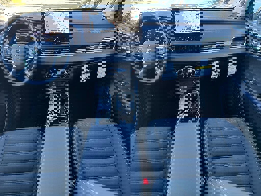 New 2025 Mitsubishi Outlander SE image 21