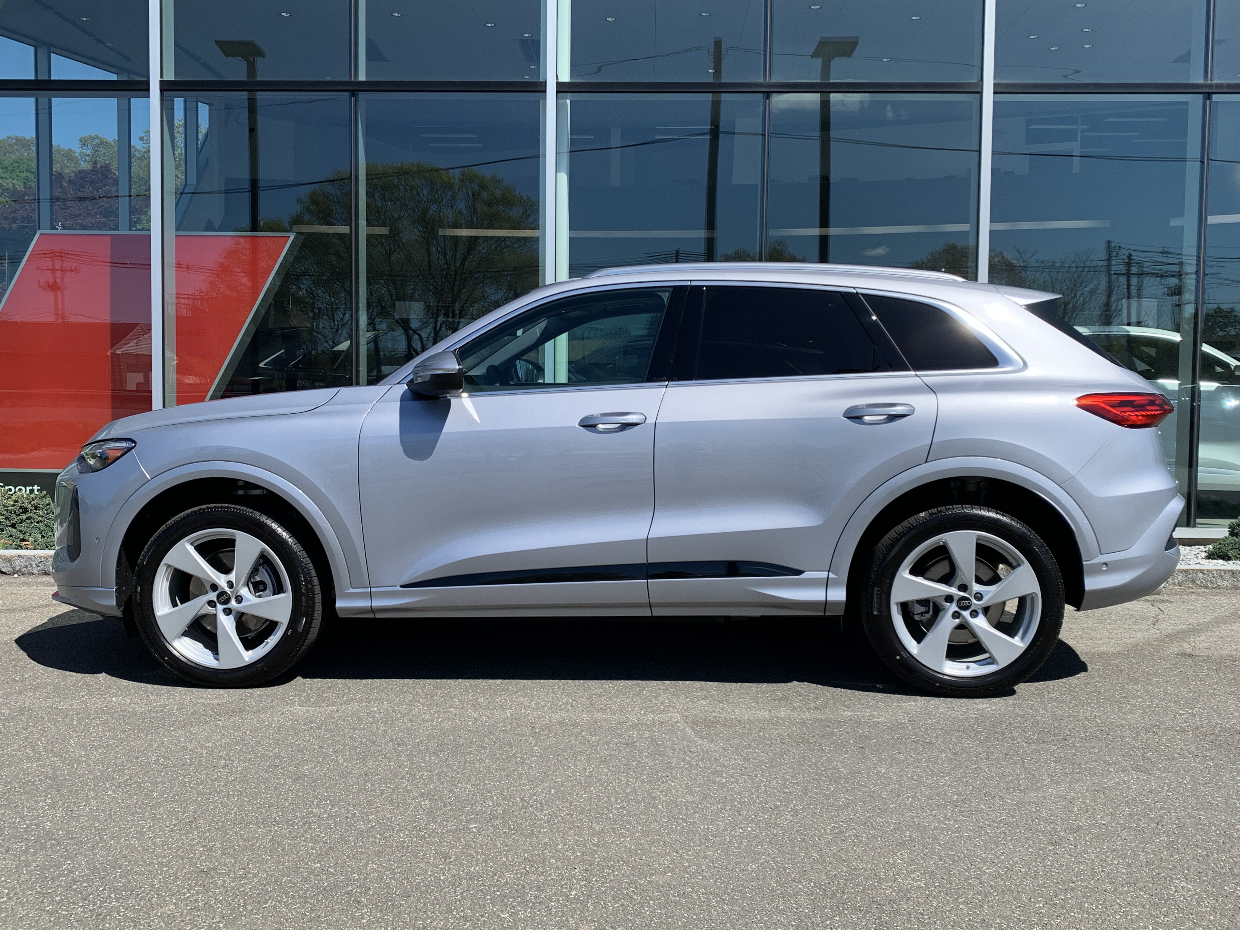 New 2026 Audi Q5 Premium Plus AWD/4WD image 2