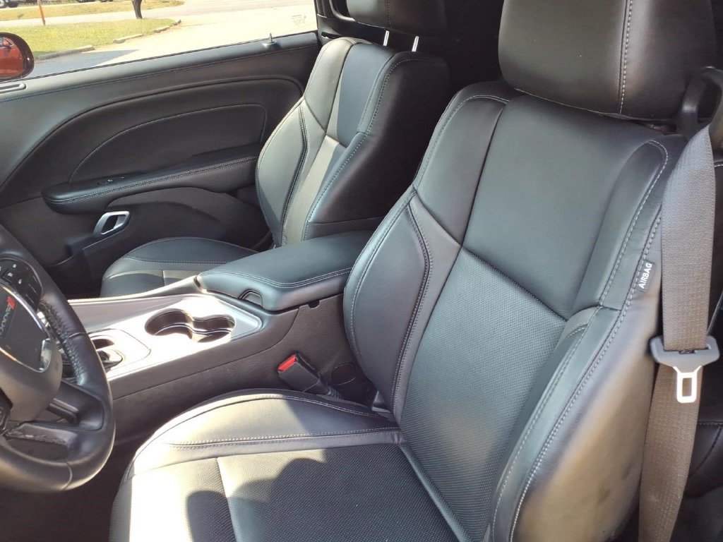 Used 2023 Dodge Challenger SXT w/ Plus Package RWD image 21