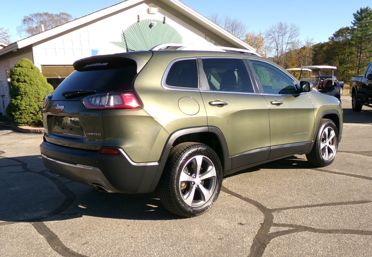 Used 2019 Jeep Cherokee Limited image 5