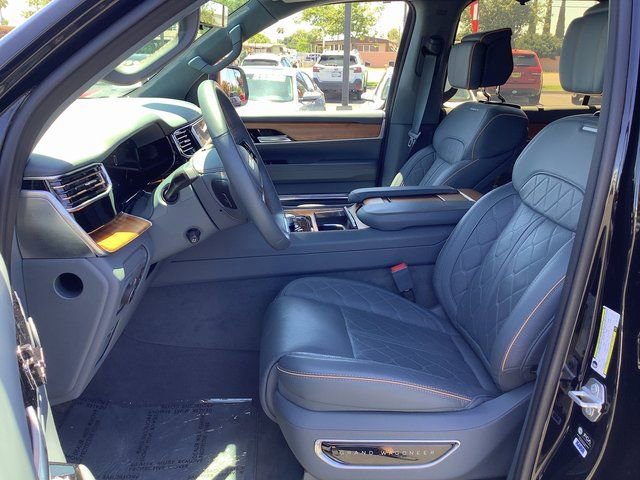 Used 2024 Jeep Grand Wagoneer Series III w/ Flexible Seating Group AWD/4WD image 8