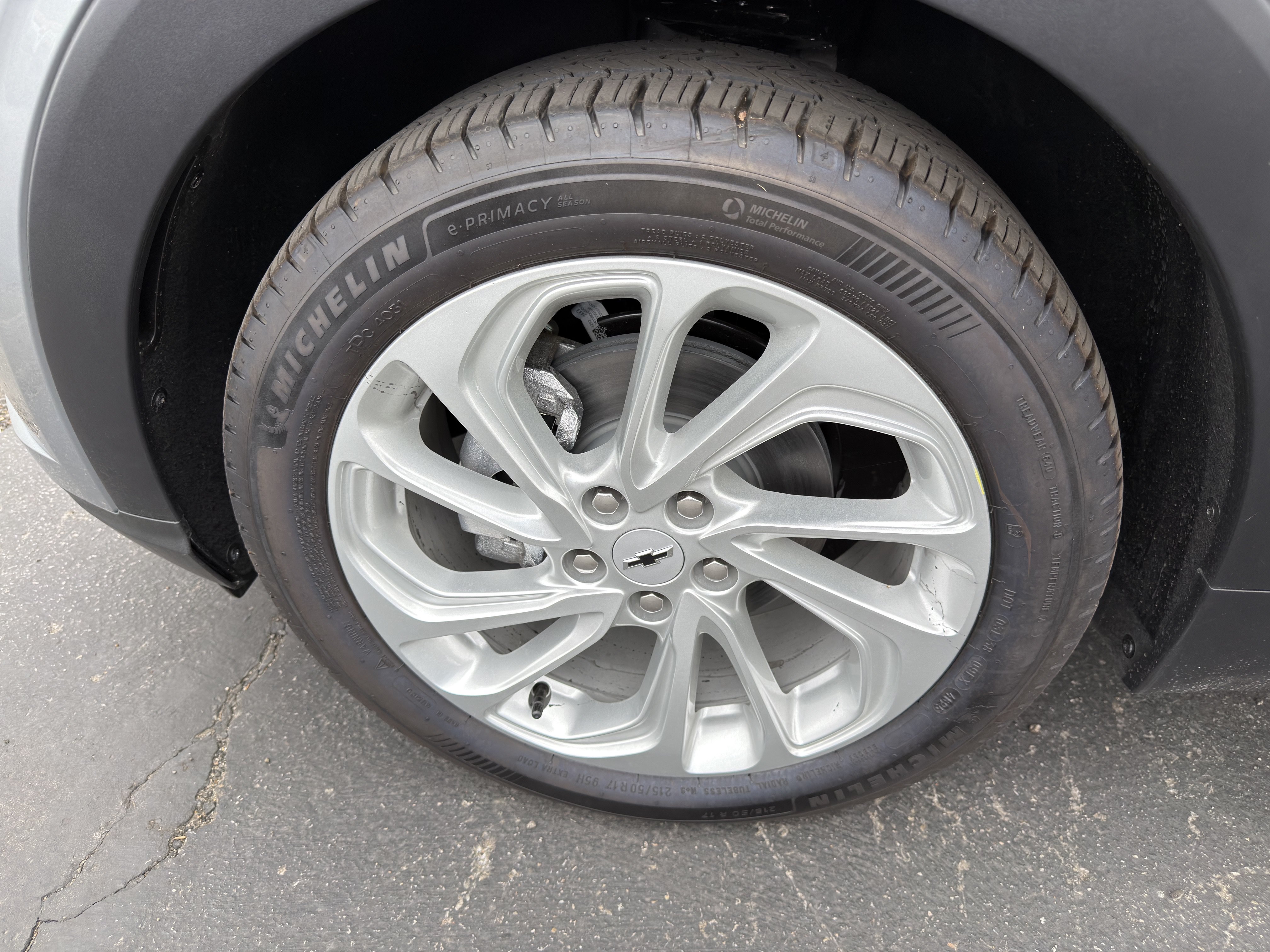 New 2027 Chevrolet Bolt LT w/ Comfort Package FWD image 35