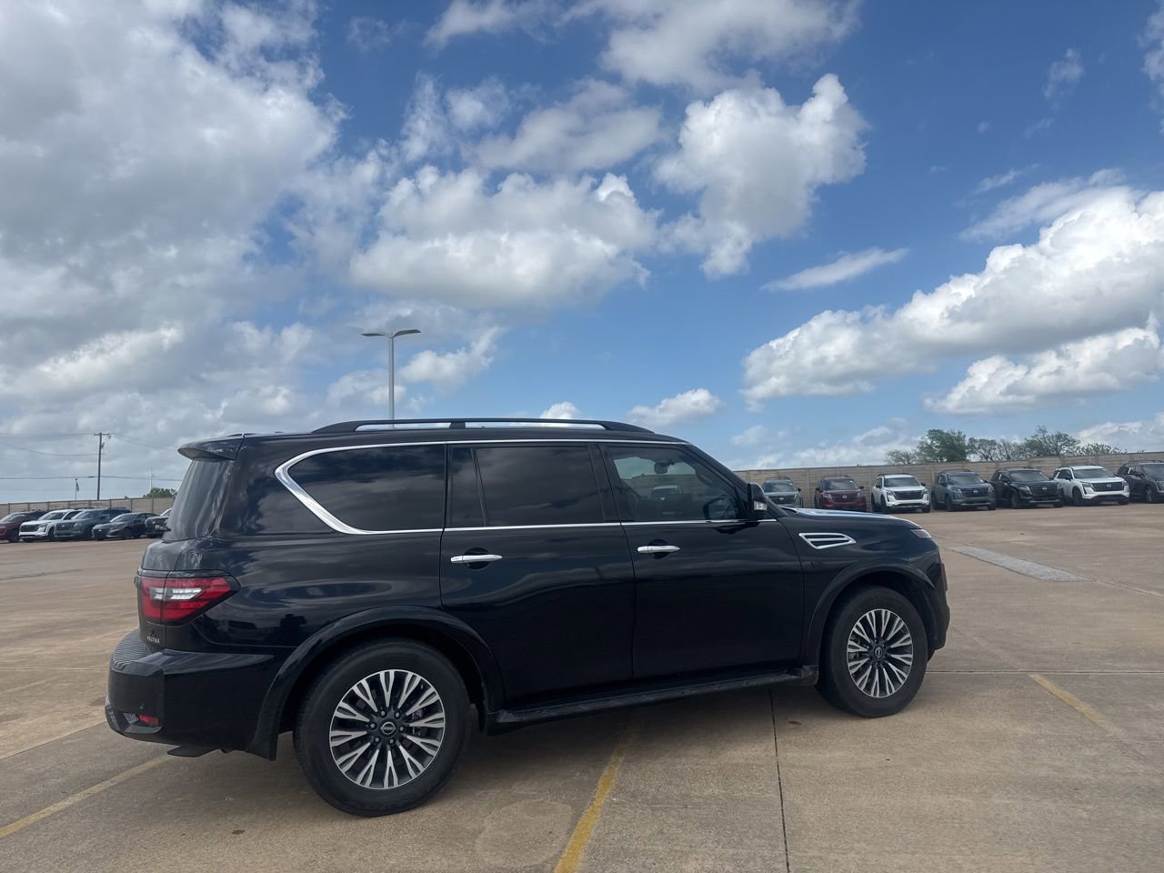 Used 2022 Nissan Armada SL w/ Midnight Edition Package image 25