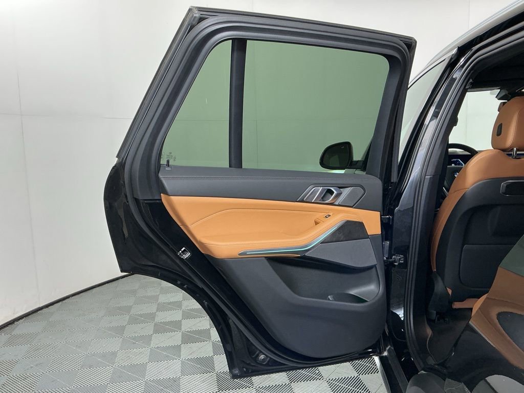 Certified 2024 BMW X5 sDrive40i w/ Premium Package RWD image 24