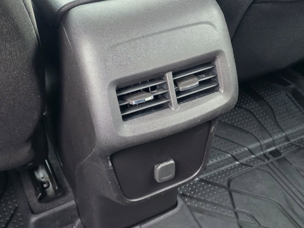 Used 2018 Chevrolet Equinox LS image 18