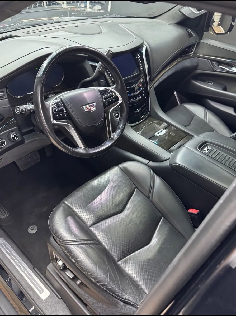 Used 2018 Cadillac Escalade ESV Platinum image 4