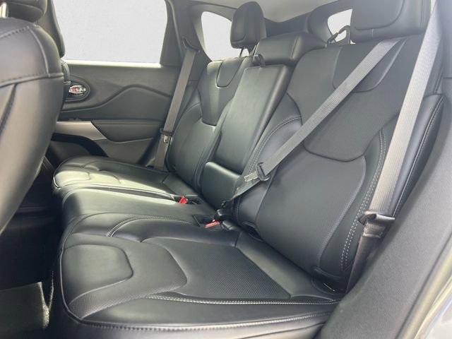 Used 2022 Jeep Cherokee Limited AWD/4WD image 13