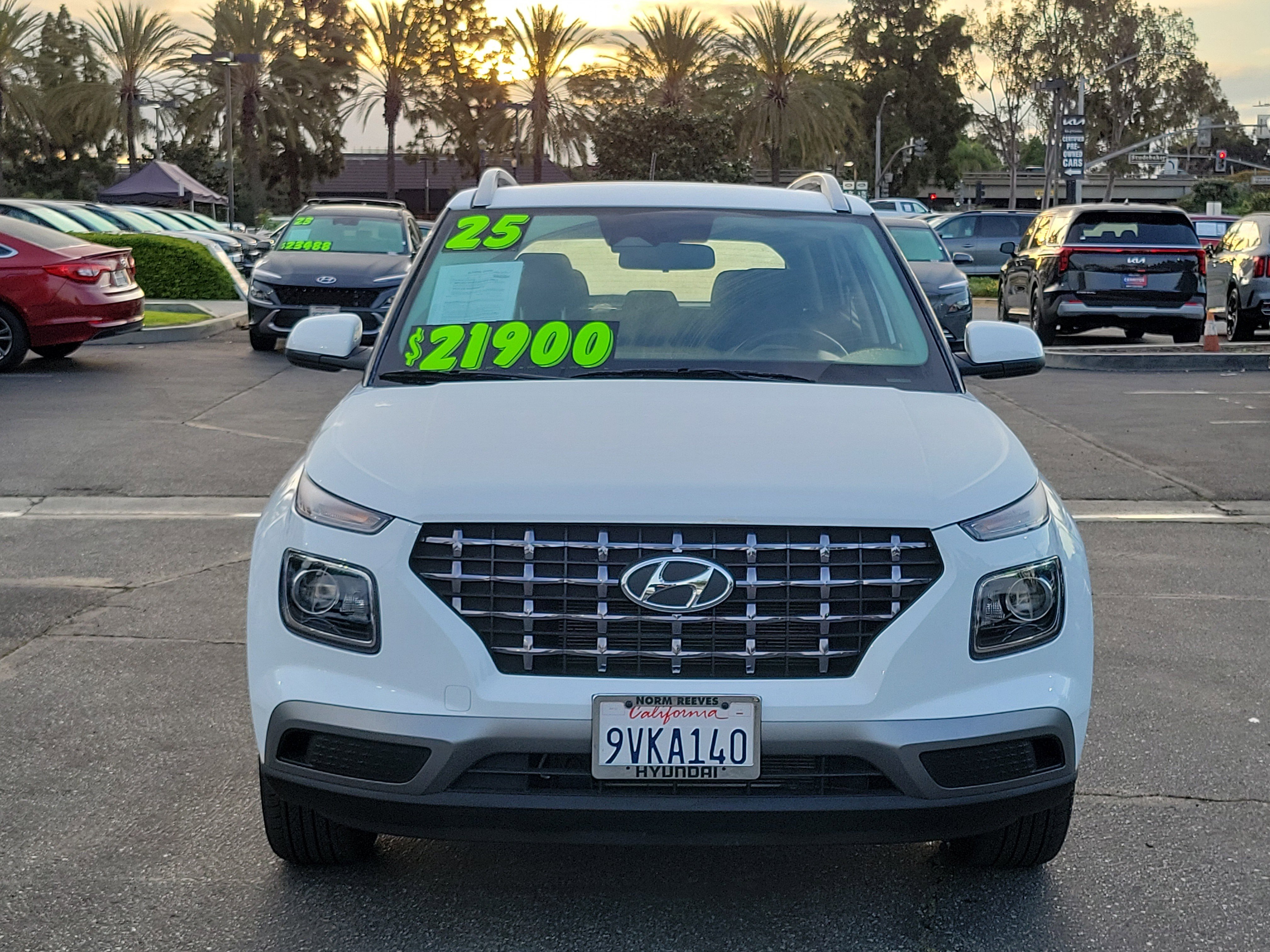 Certified 2025 Hyundai Venue SEL image 6