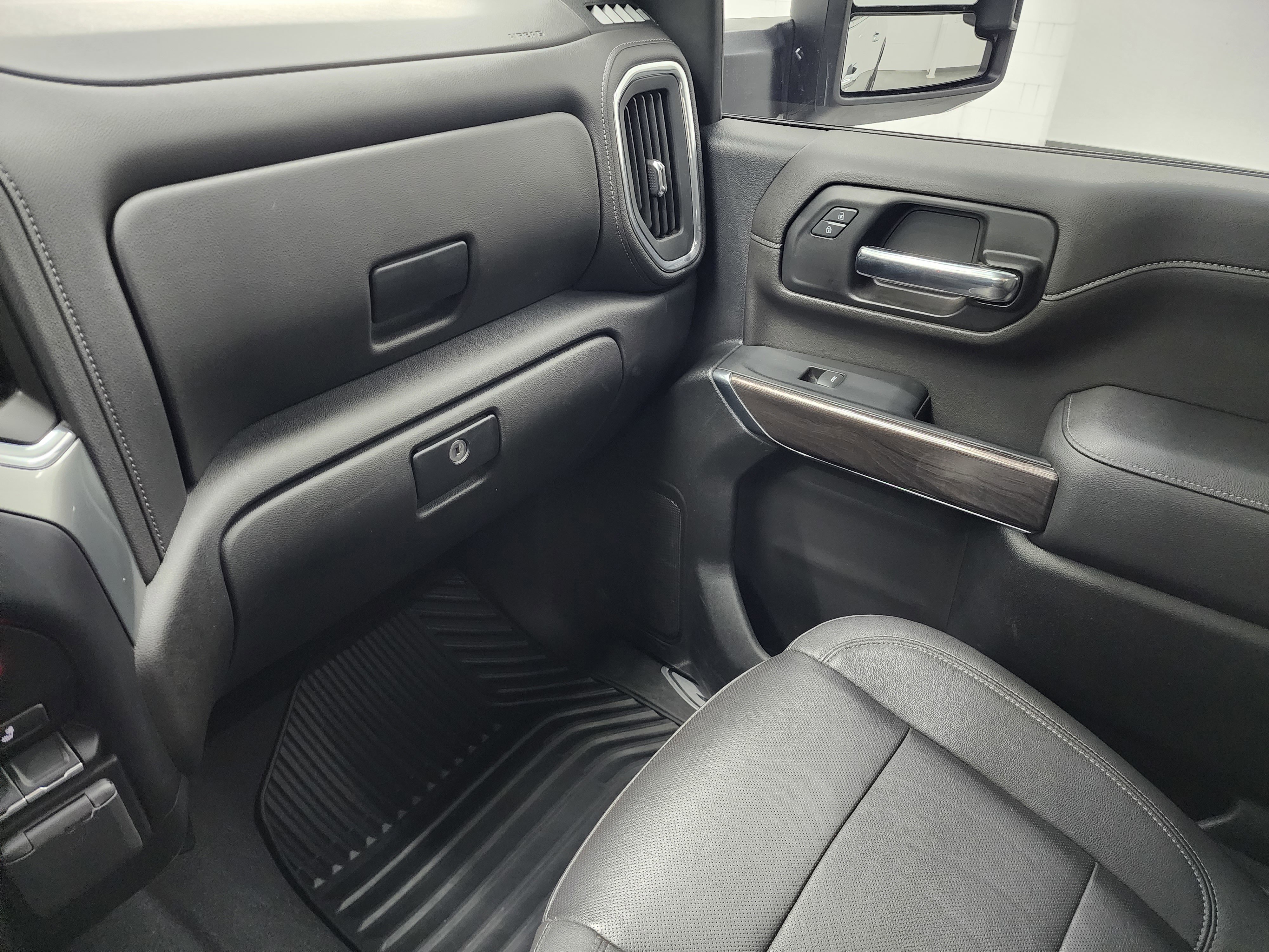 Used 2023 Chevrolet Silverado 3500 LTZ w/ Gooseneck/5TH Wheel Package AWD/4WD image 12