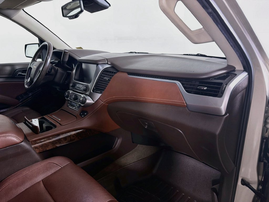Used 2017 Chevrolet Suburban Premier AWD/4WD image 29
