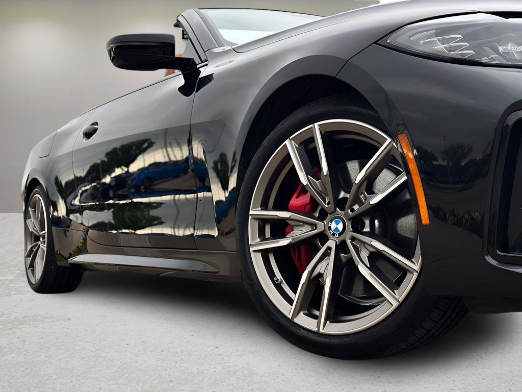 Used 2024 BMW 440i xDrive Convertible w/ Premium Package image 11