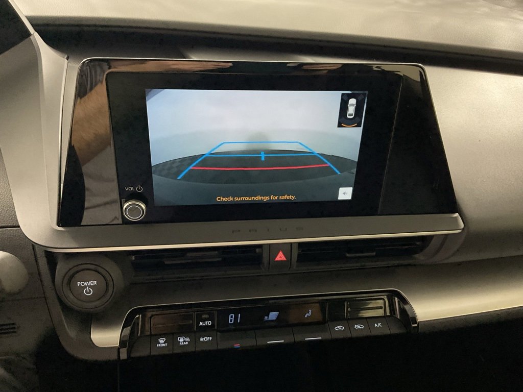 Used 2025 Toyota Prius LE image 3