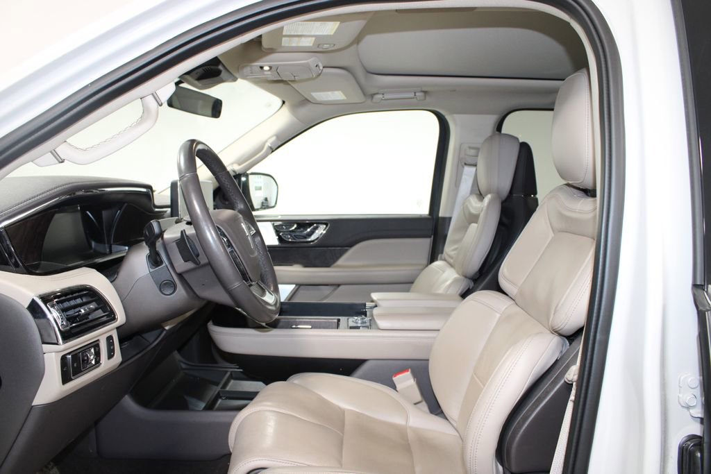 Used 2023 Lincoln Navigator Reserve AWD/4WD image 19