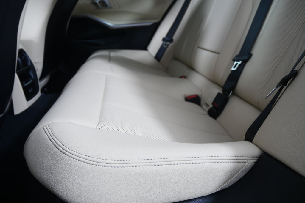 New 2026 BMW 330i Sedan w/ Premium Package RWD image 14