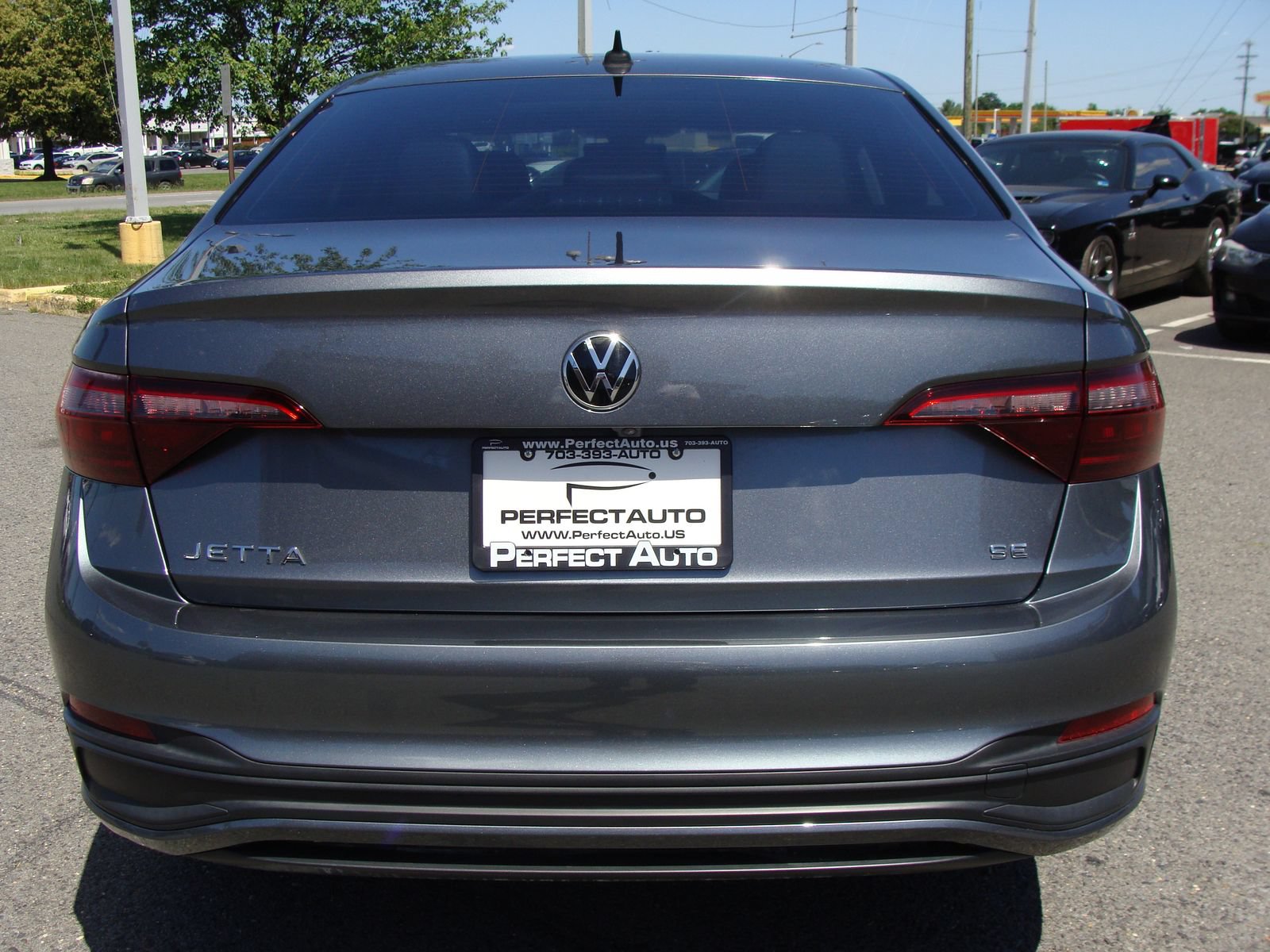 Used 2022 Volkswagen Jetta SE FWD image 4