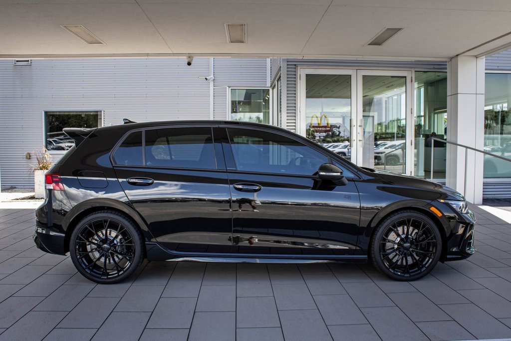 Used 2025 Volkswagen Golf R Black Edition image 19
