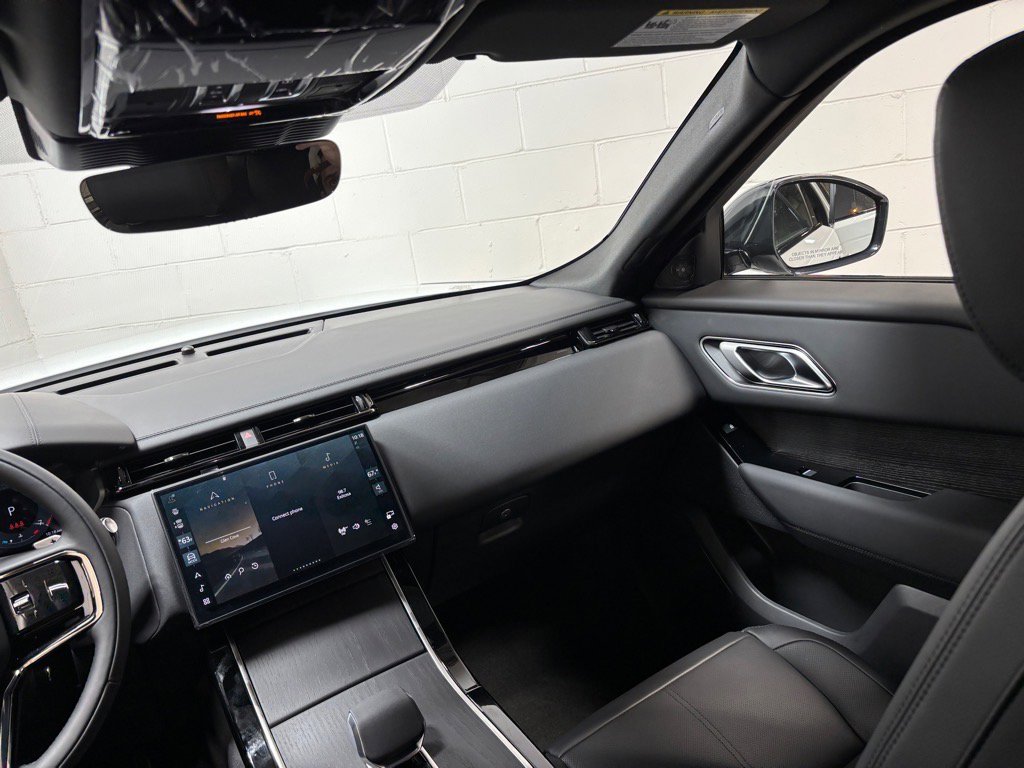 New 2026 Land Rover Range Rover Velar Dynamic SE image 36