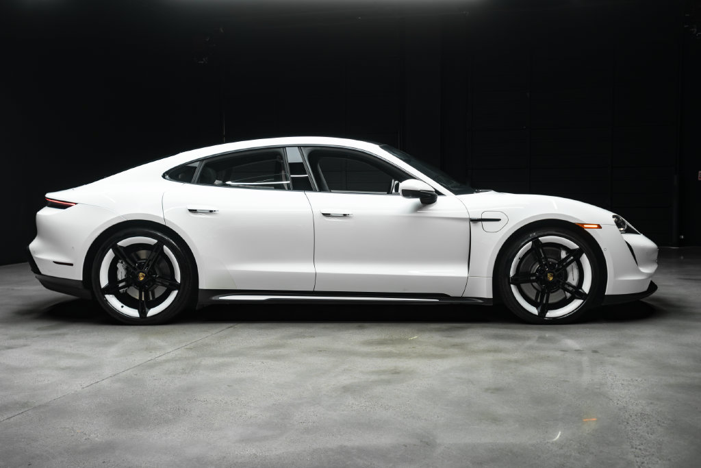 Used 2021 Porsche Taycan 4S AWD/4WD image 11