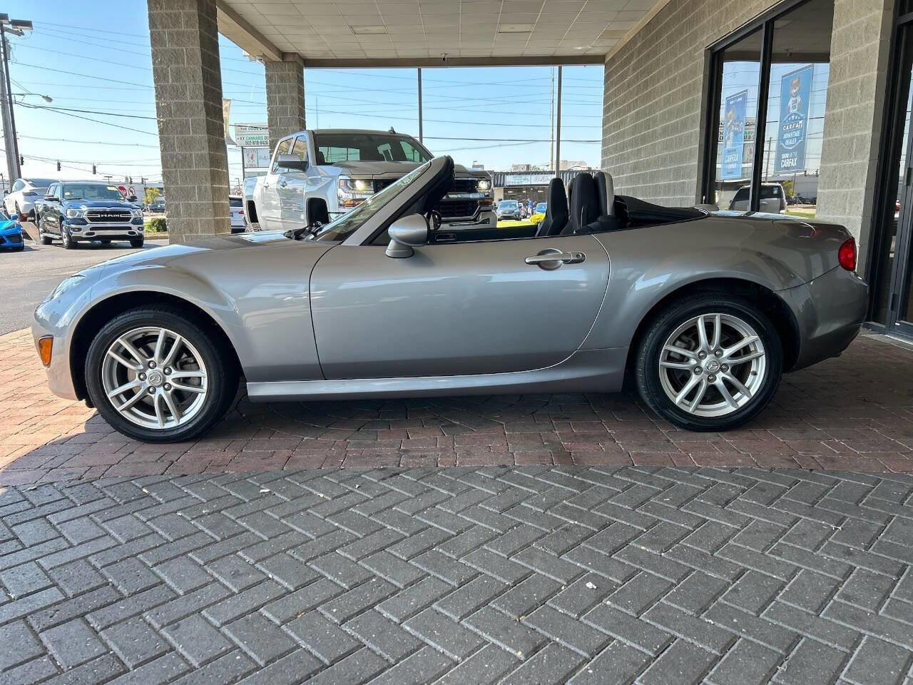 Used 2010 MAZDA MX-5 Miata Sport w/ Convenience Pkg image 7