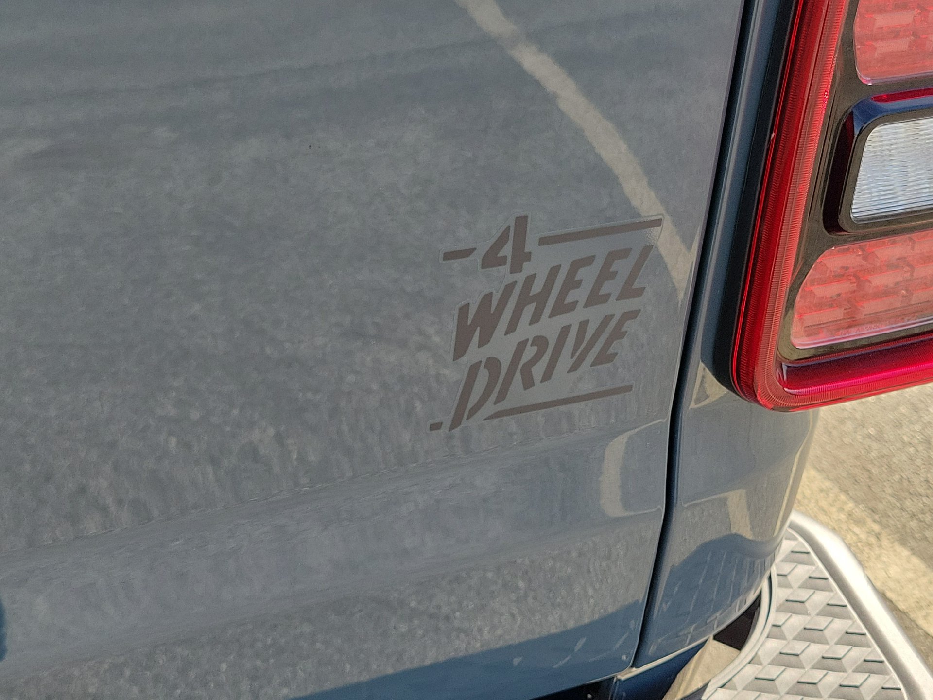 New 2026 Jeep Gladiator Sport AWD/4WD image 18