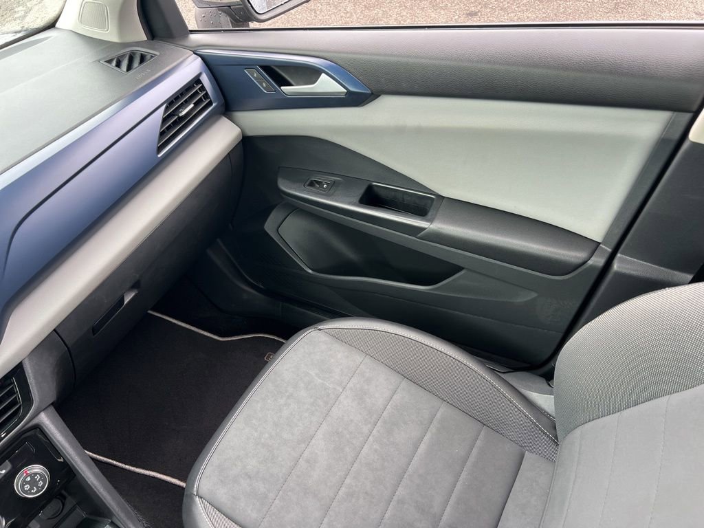 Used 2023 Volkswagen Taos SE w/ Panoramic Sunroof Package image 27