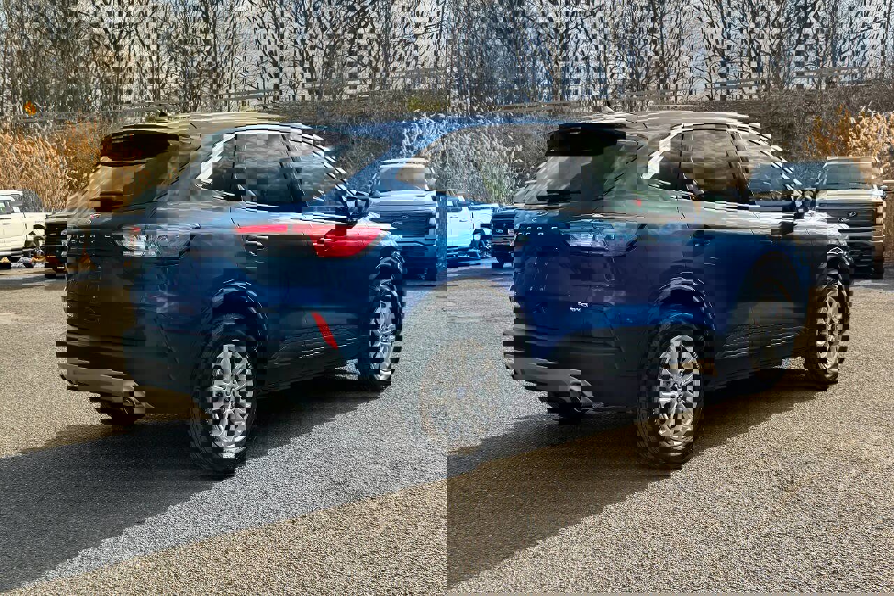 Used 2022 Ford Escape SE w/ Convenience Package AWD/4WD image 3
