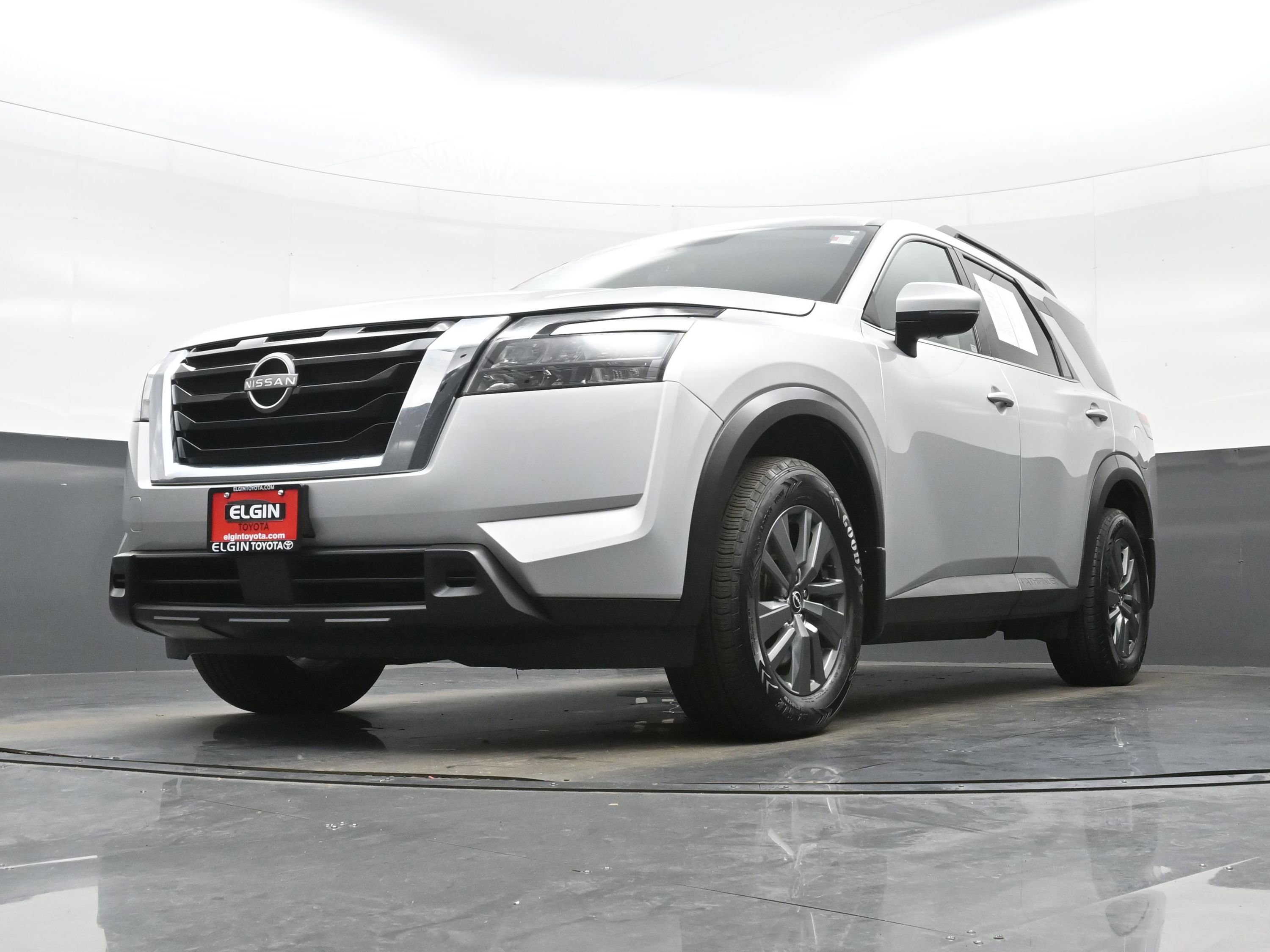 Used 2023 Nissan Pathfinder SV AWD/4WD image 30