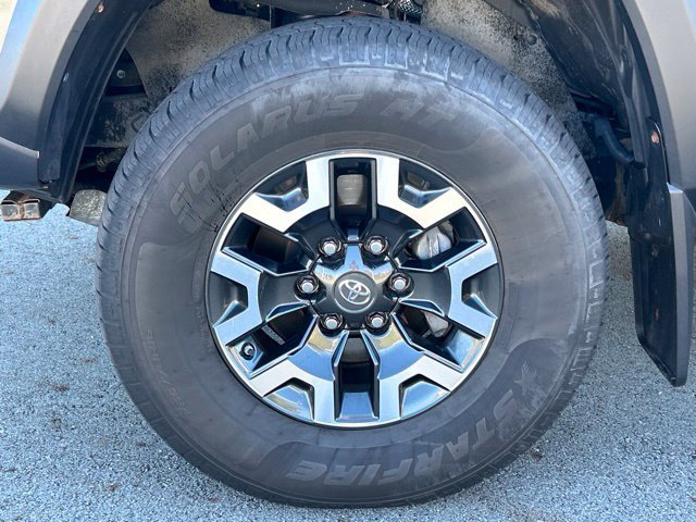Used 2020 Toyota Tacoma TRD Off-Road w/ Technology Package AWD/4WD image 2