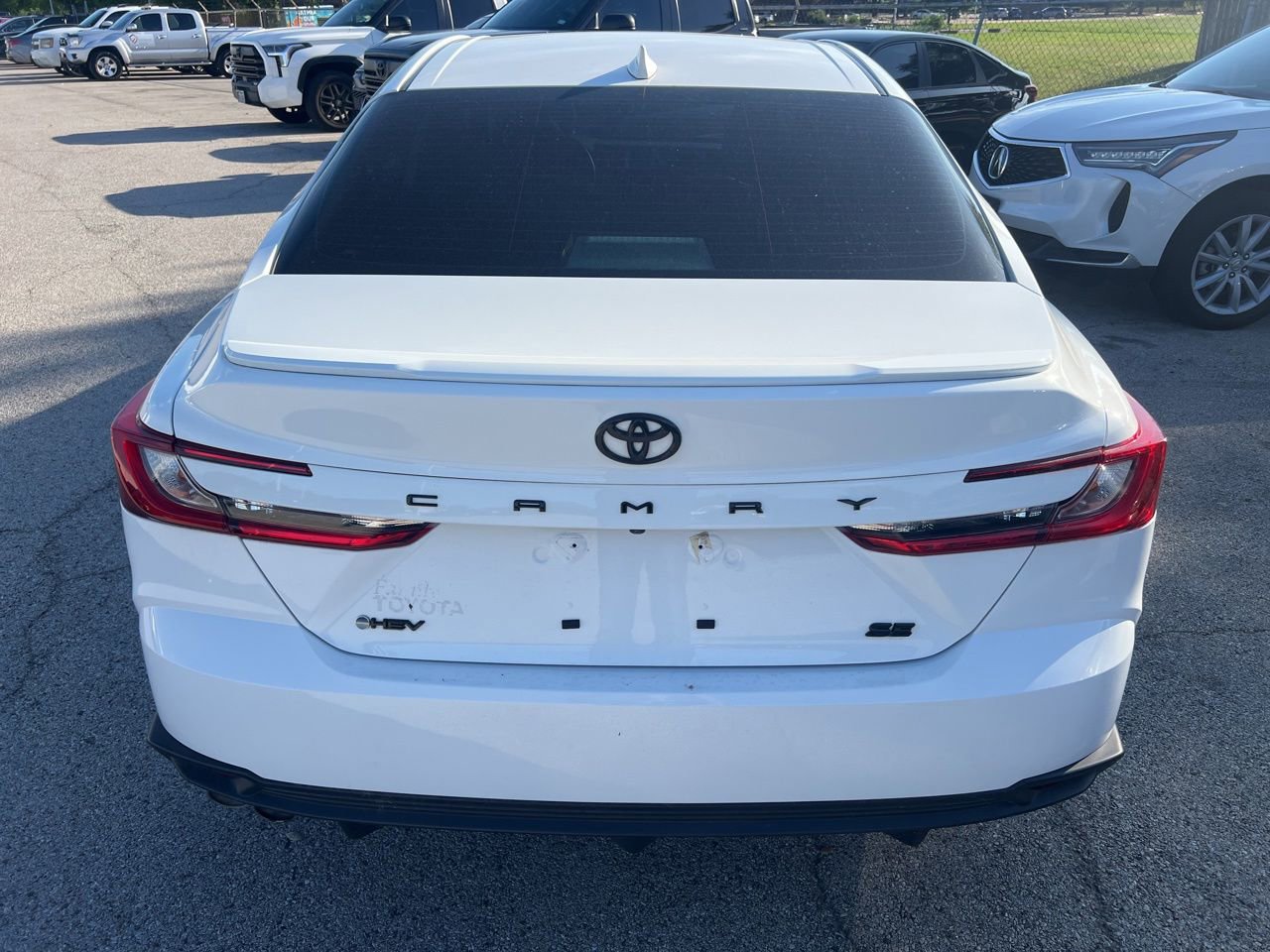 Used 2025 Toyota Camry SE w/ Convenience Package FWD image 5