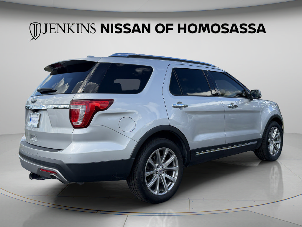 Used 2017 Ford Explorer Limited FWD image 3