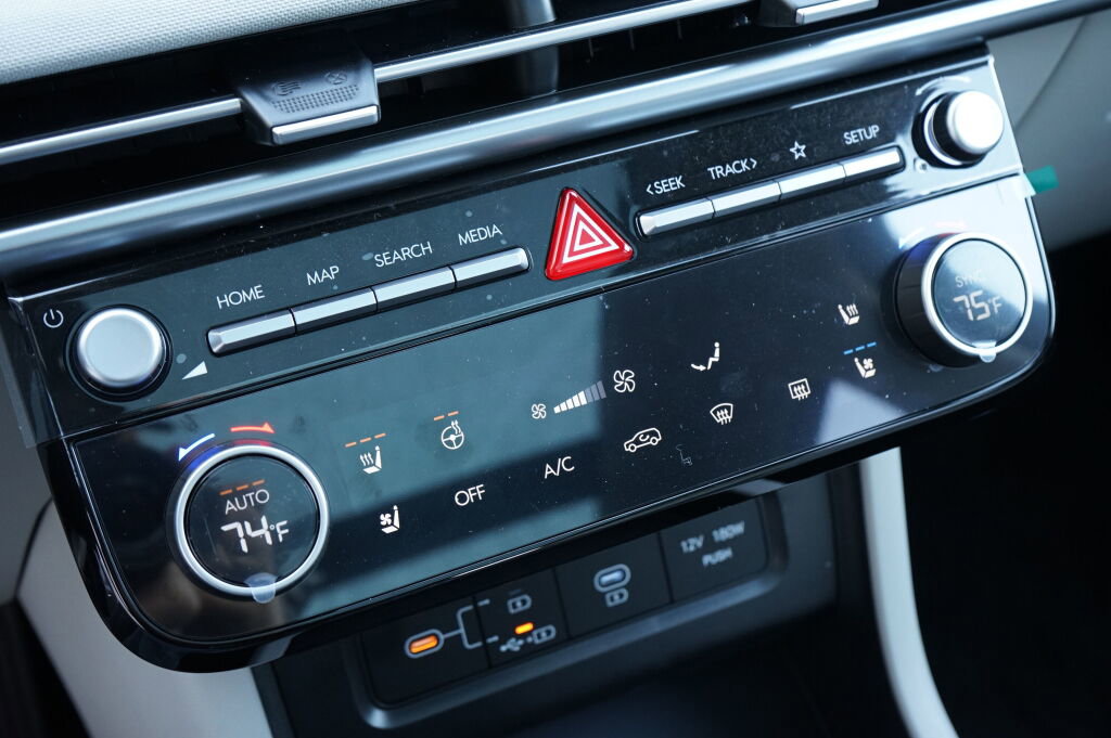 New 2025 Hyundai Tucson Limited image 11