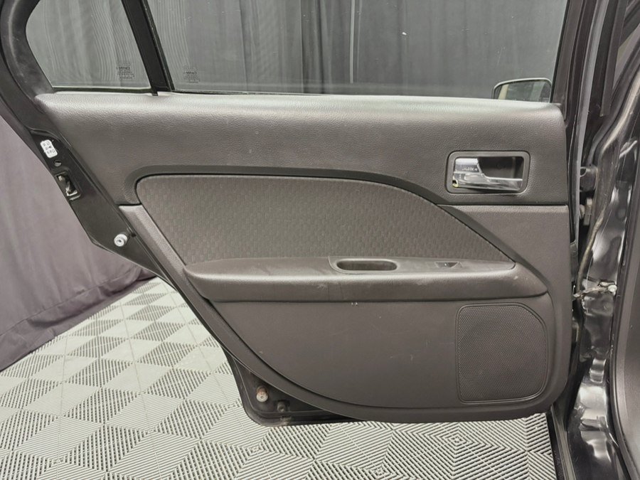 Used 2009 Ford Fusion SEL FWD image 23