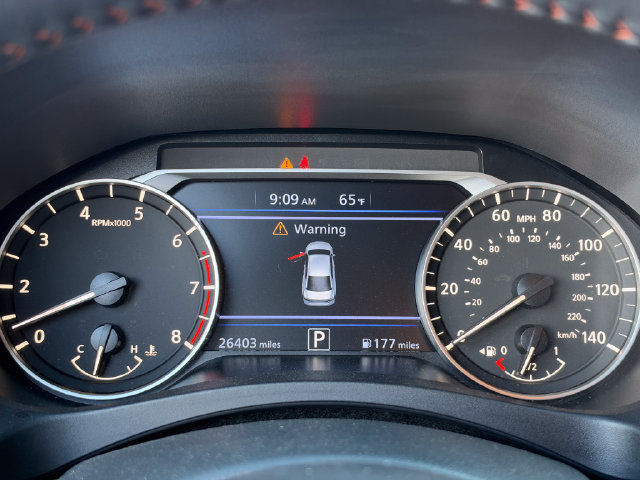 Used 2025 Nissan Altima 2.5 SR FWD image 12