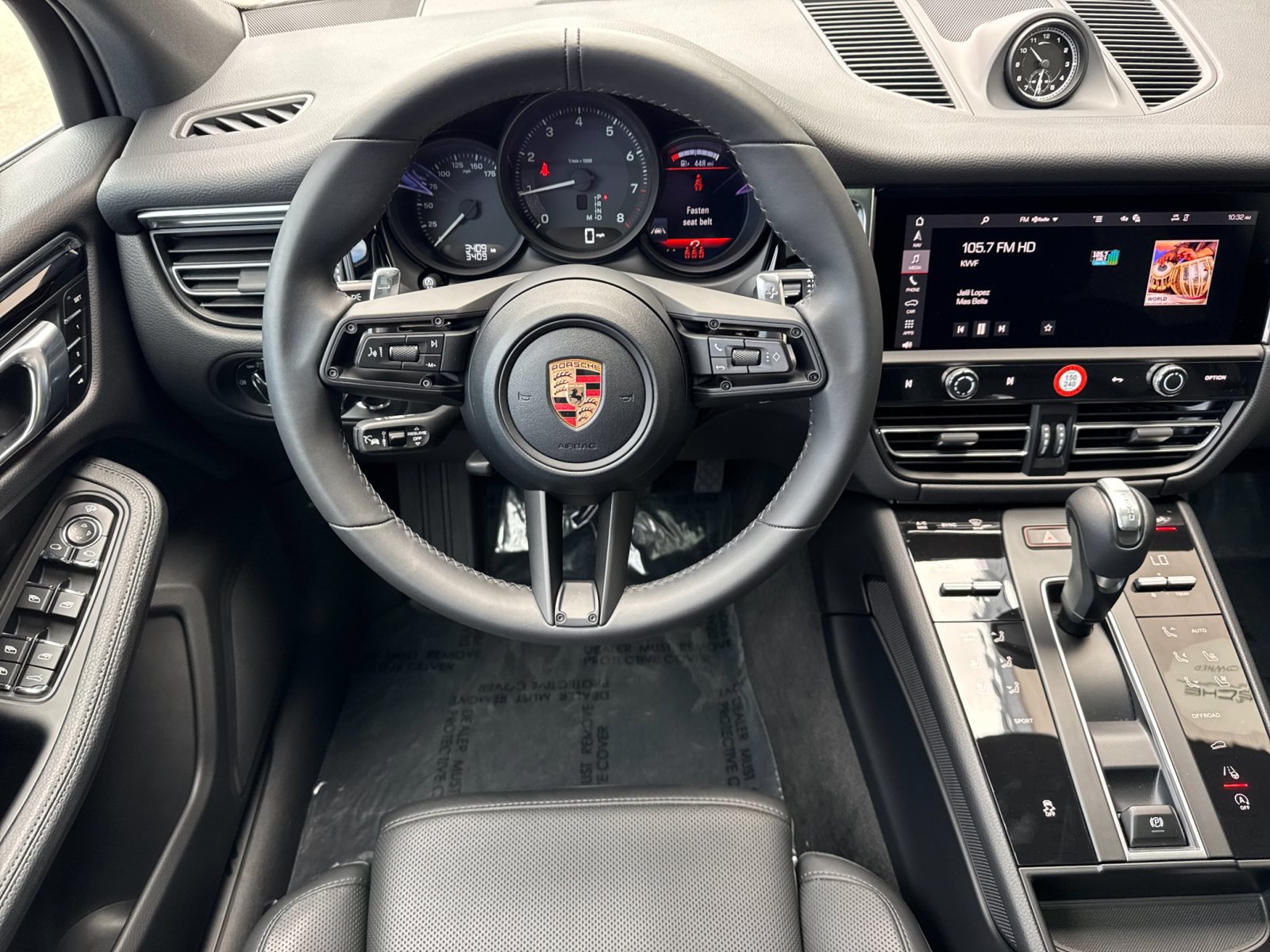 Certified 2026 Porsche Macan AWD/4WD image 16