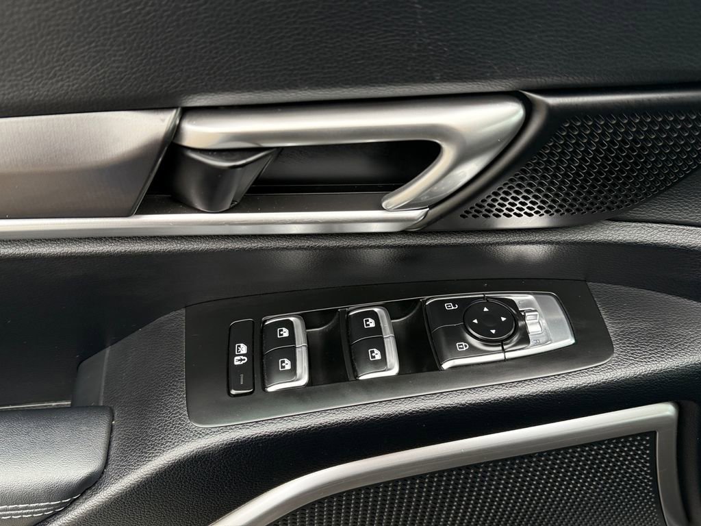 Certified 2023 Kia Telluride LX image 11