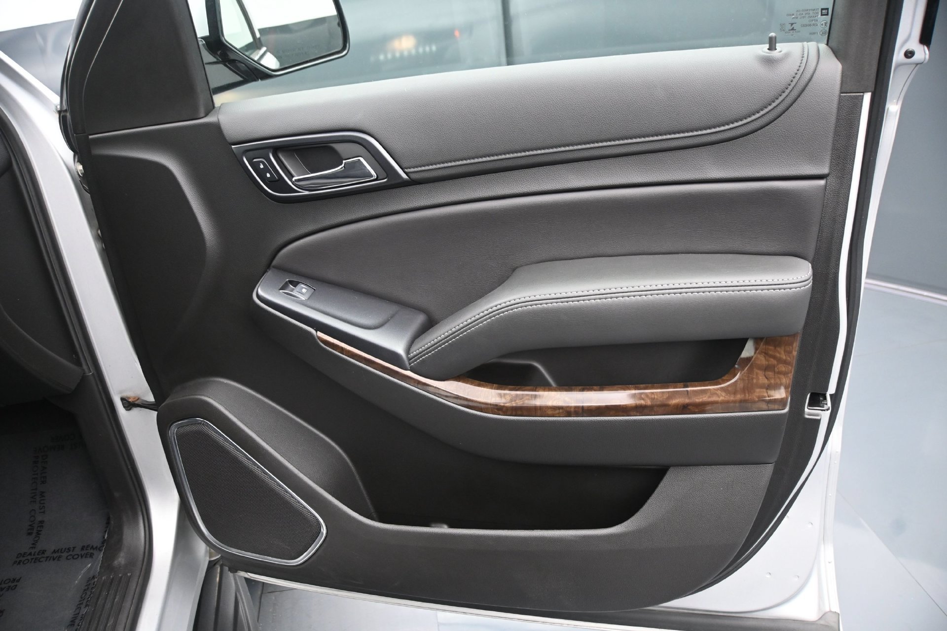 Used 2019 Chevrolet Tahoe LS AWD/4WD image 12