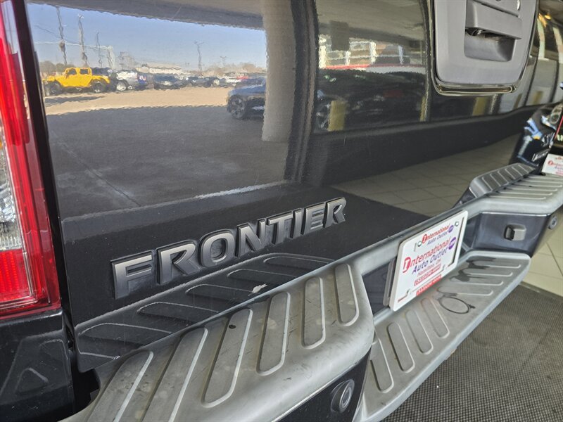 Used 2020 Nissan Frontier SV w/ Midnight Edition Floor Mats image 26