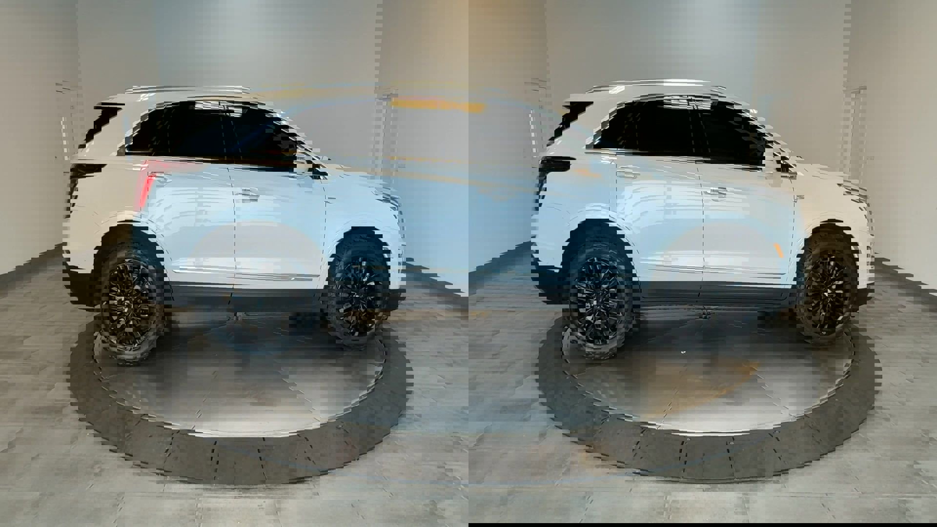 Used 2024 Cadillac XT5 Premium Luxury w/ Technology Package image 8