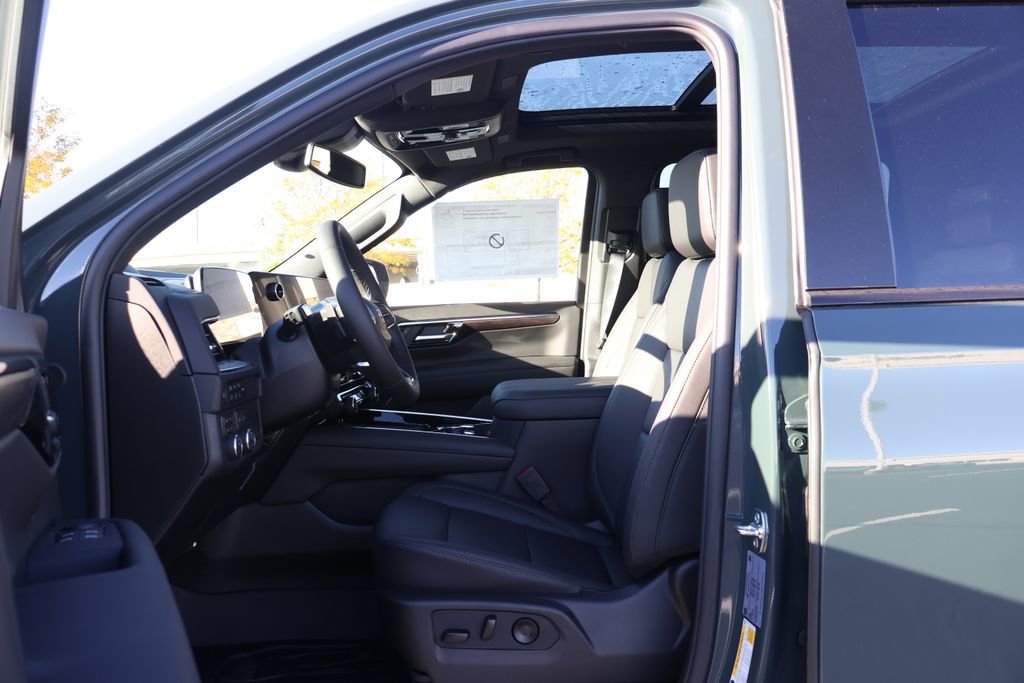 New 2026 Chevrolet Suburban Z71 w/ Comfort Package image 15