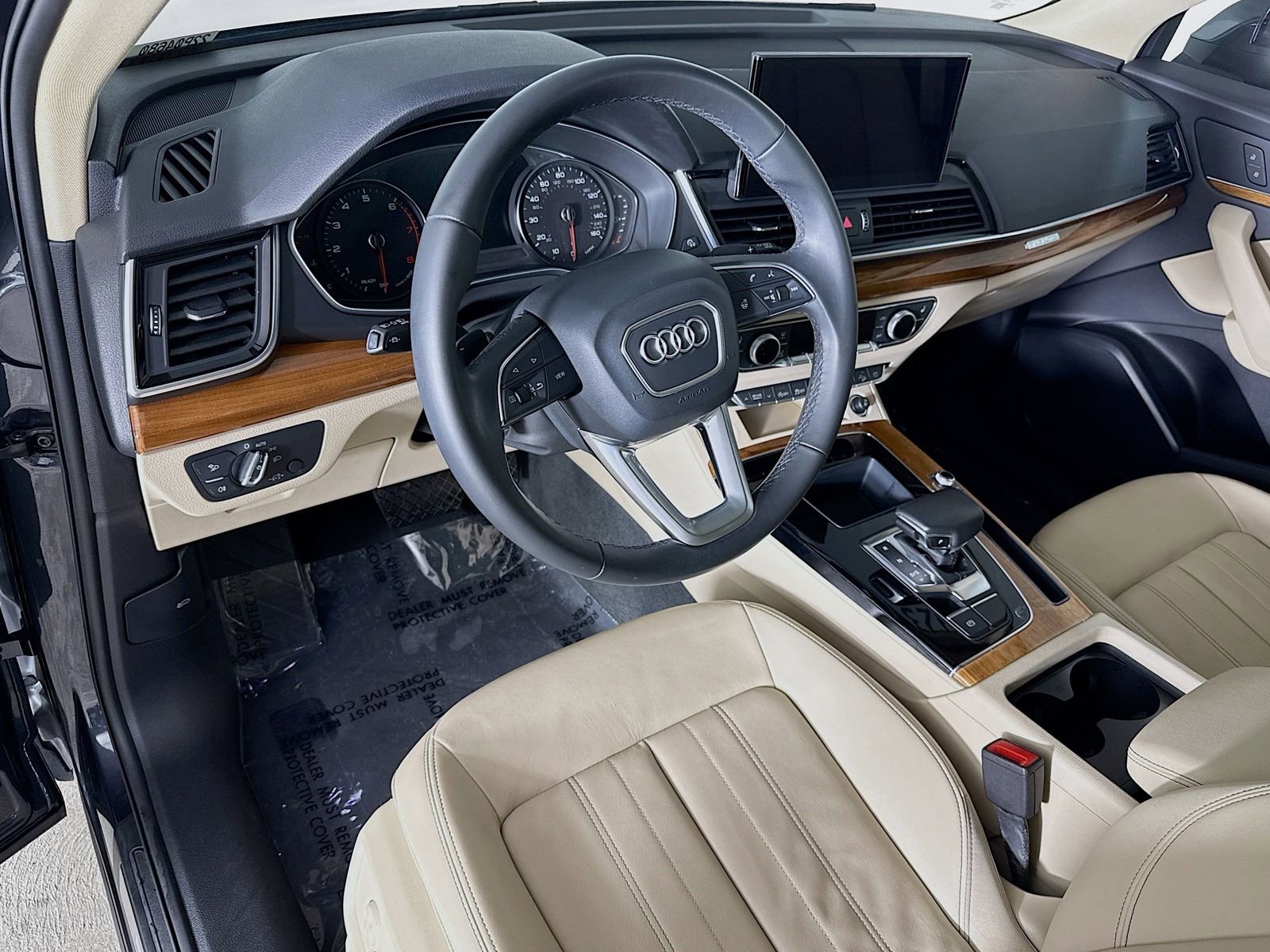 Used 2023 Audi Q5 2.0T Premium w/ Convenience Package image 9